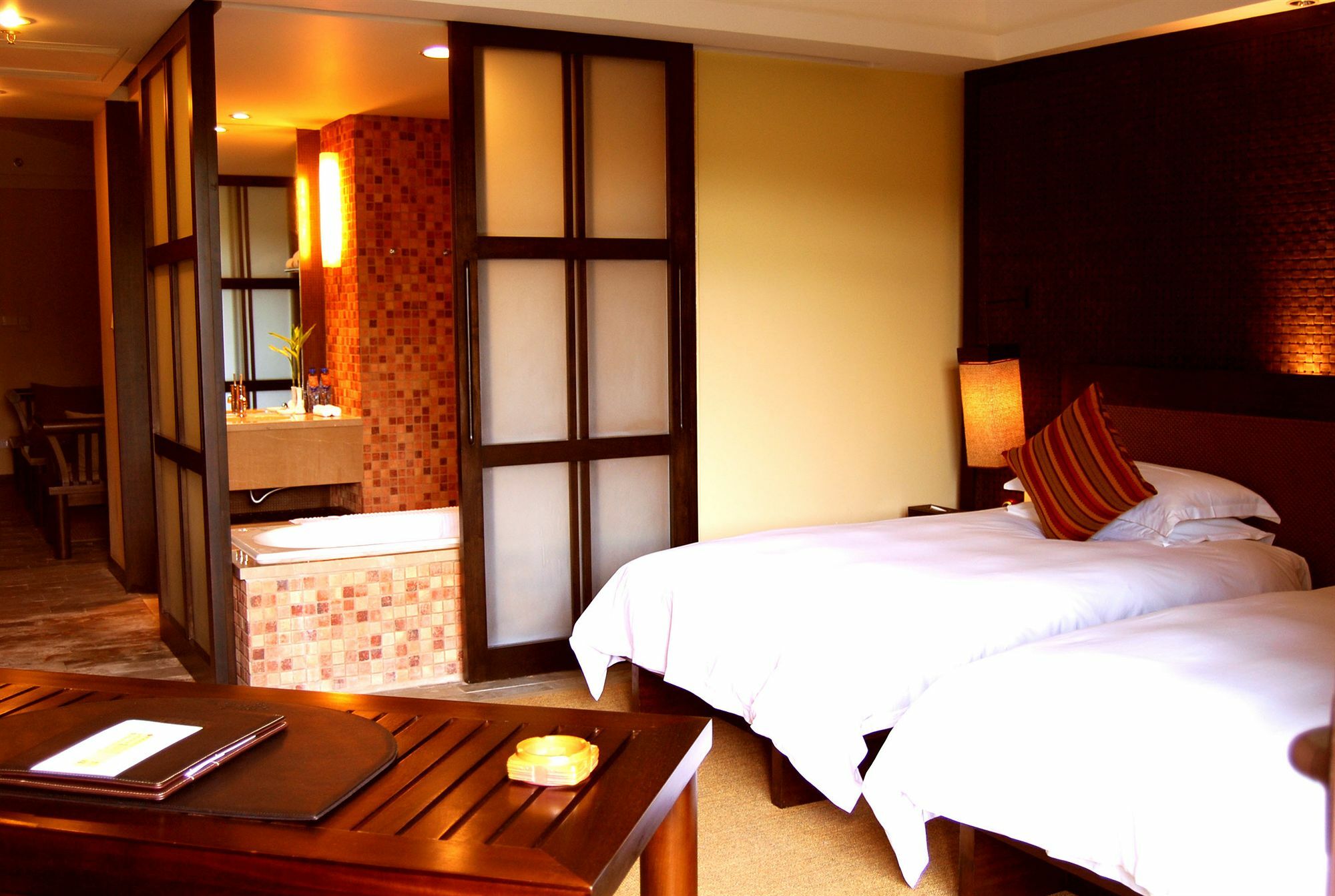 Narada Resort & Spa Liangzhu Ханджоу Екстериор снимка